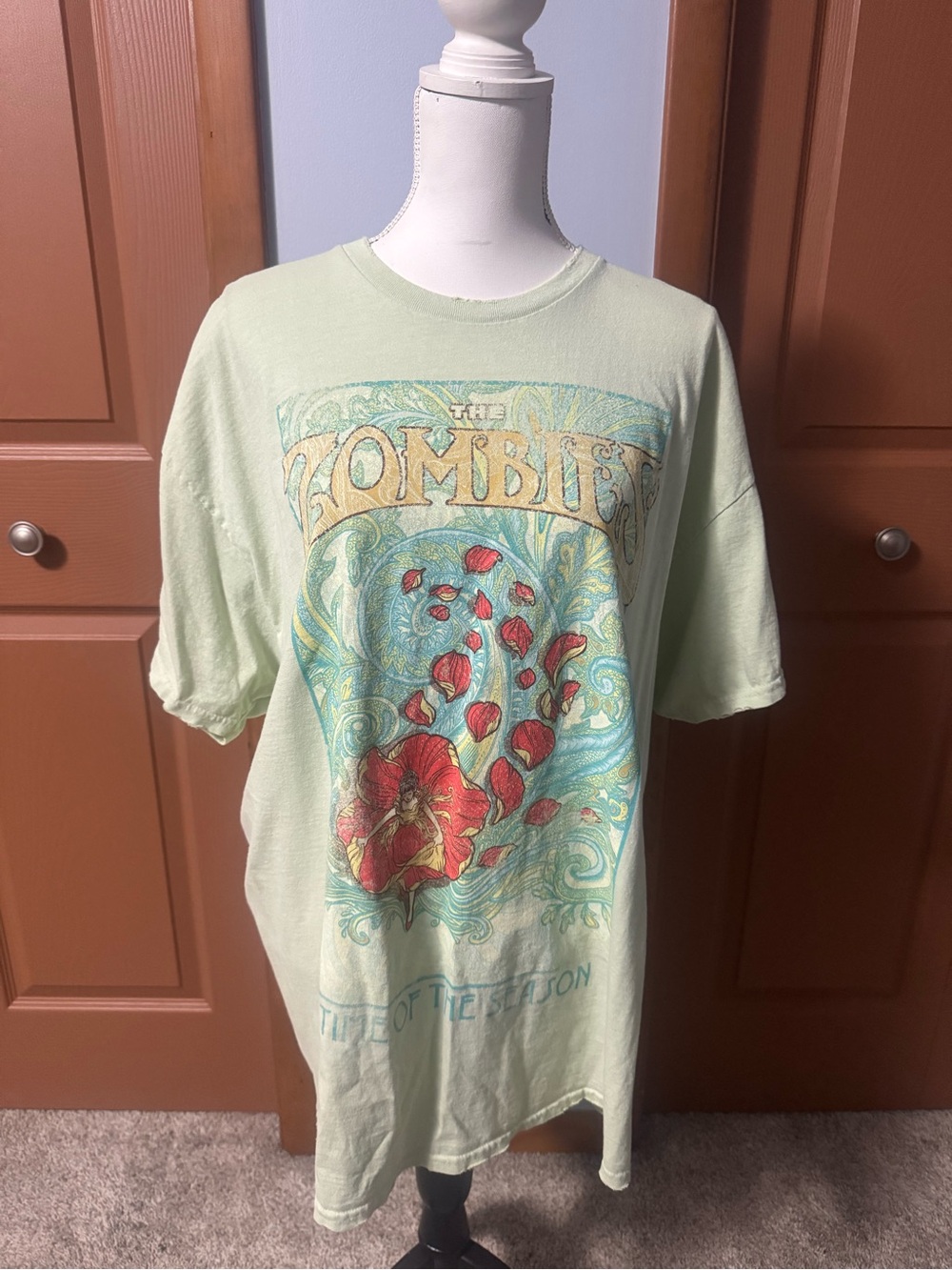 Graphic Tee - Mint Green Short Sleeve